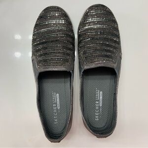 Skechers Street Women’s Slip-On Sneakers Gray Silver Rhinestones Memory Foam 9.5